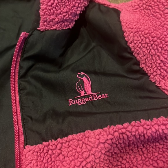 Fleece jacket and sweater - Picture 6 of 8